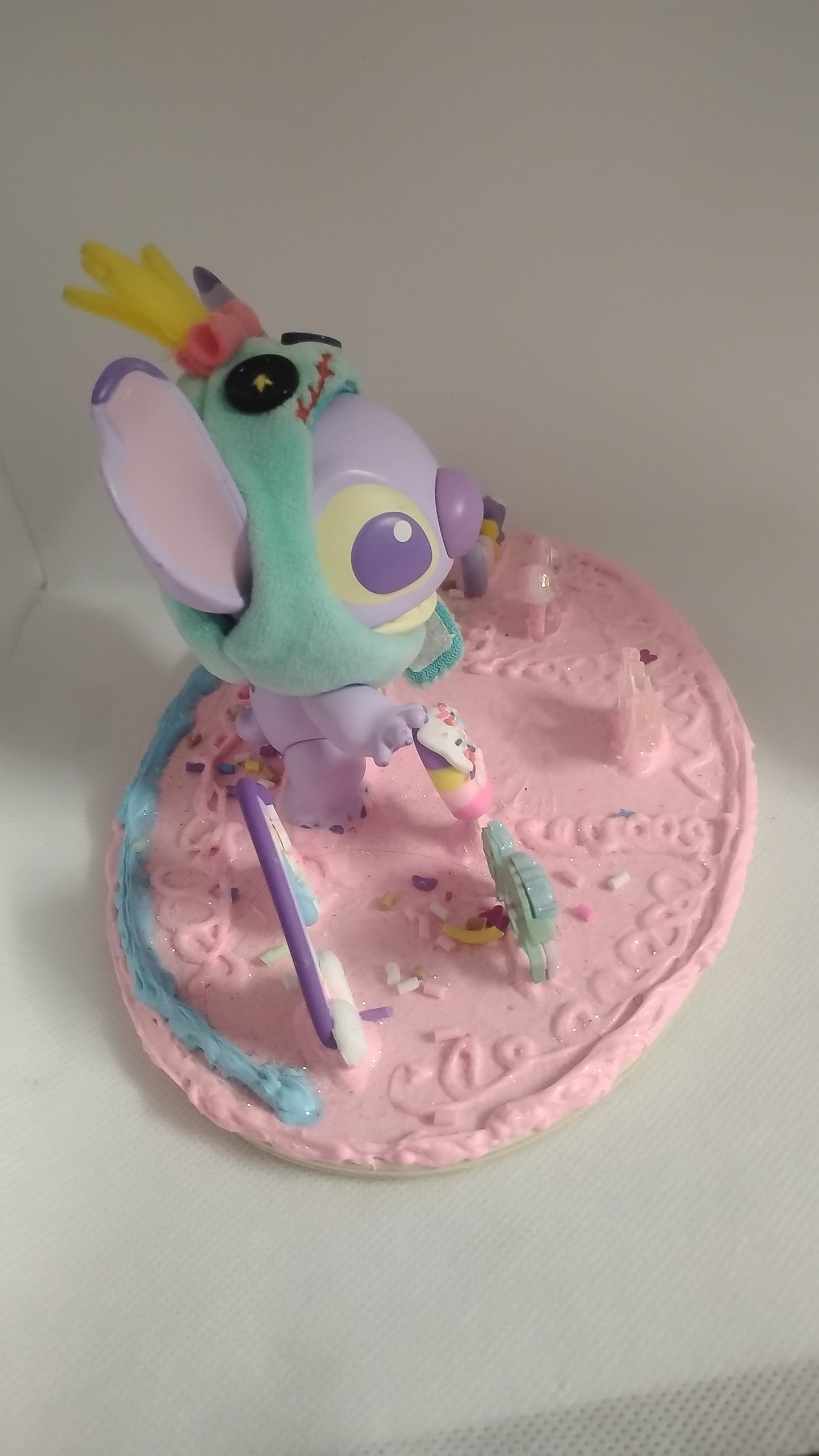 Stitch phone stand